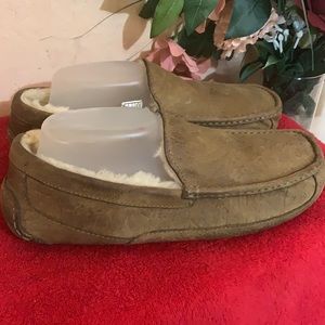 UGG SLIPPERS 🤎🤎